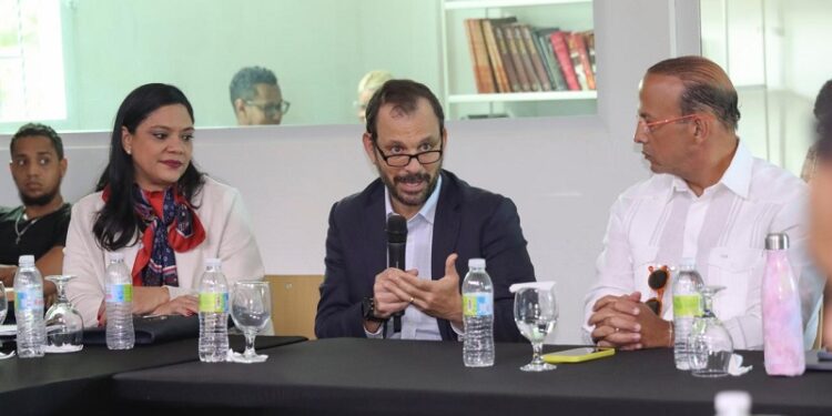 Economista del BM ve acertada creación de la Dirección de Desarrollo Social Supérate