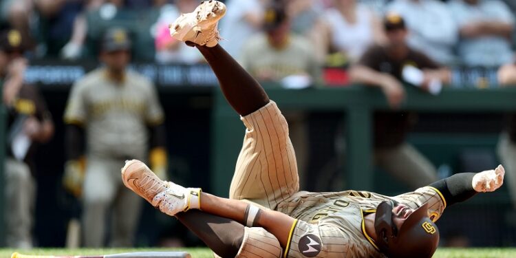 Padres pierden a Bogaerts por fractura de pie, pero esperan que regrese