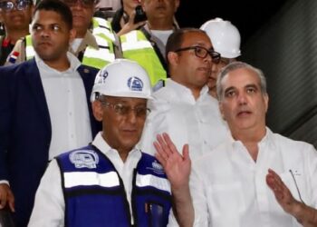 Abinader realiza recorrido durante prueba dinámica en Línea 2C del Metro 