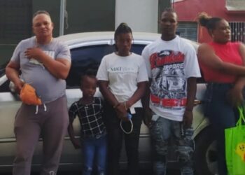 Detenidos dos dominicanos y cinco haitianos por migración irregular 