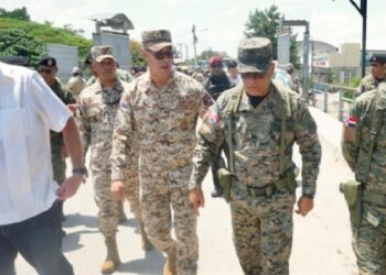 Autoridades recorren la frontera domínico-haitiana