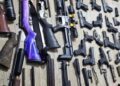 Policía y MP desmantelan armería clandestina y ocupa 33 armas en San Cristóbal