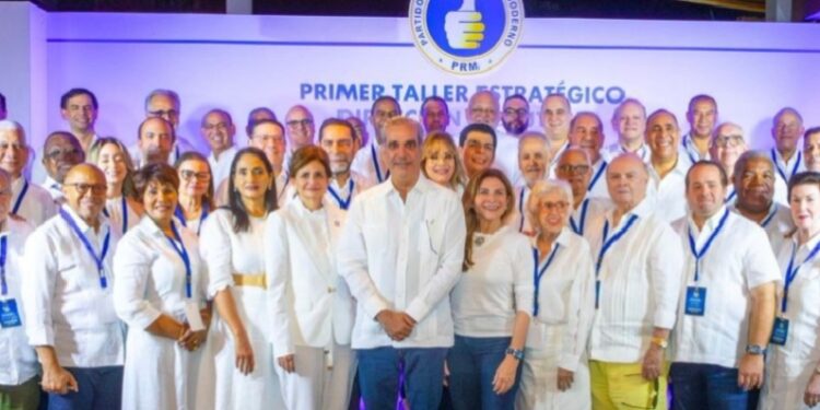 La Dirección Ejecutiva del PRM realiza taller estratégico en Jarabacoa