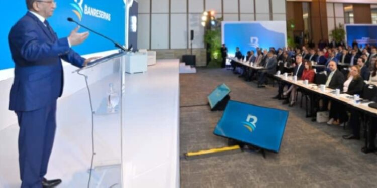 Aguilera afirma que Banreservas se mantiene a la vanguardia para enfrentar riesgos que amenazan la banca