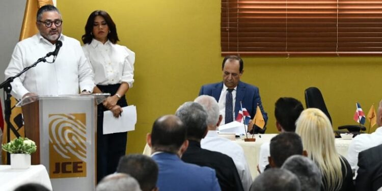 Pleno JCE recibe propuestas para aspirantes a miembros de Juntas Electorales en Santiago, La Vega y SFM