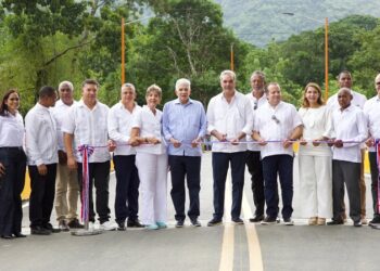 Presidente Abinader entrega puente sobre el río Bajabonico Arriba