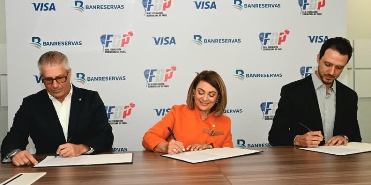 Real Federación Dominicana de Pádel firma acuerdo con Visa y Banreservas