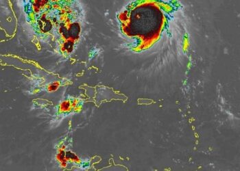 Cielo mayormente soleado y poco nuboso, algunos chubascos aislados