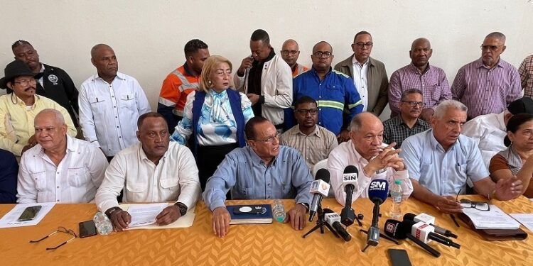 Centrales sindicales anuncian plan de movilización para defender la cesantía laboral