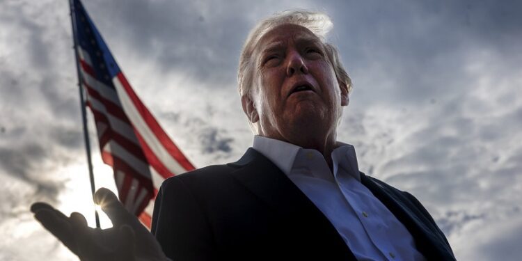 Trump impondrá un arancel del 100 % a todas las películas producidas fuera de EE.UU.