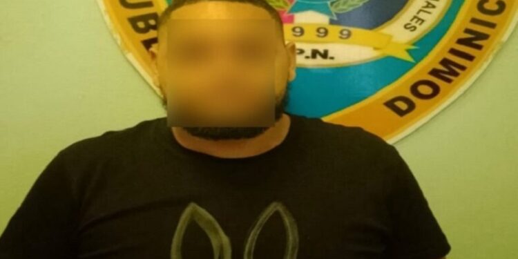 Policía arresta a dos hombres acusados de múltiples asaltos