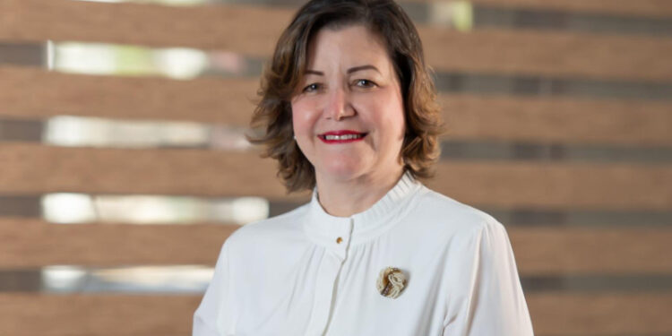 Presidente designa a Aura Celeste Fernández como gerente general del Consejo Nacional de la Seguridad Social