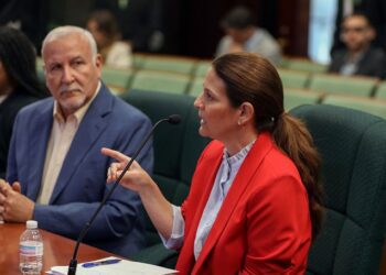 Bancos se oponen a posibilidad de ofrecer todos sus servicios en línea