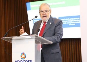 Ceara Hatton destaca logros y desafíos en el Seguro Familiar de Salud y en el de Riesgos Laborales