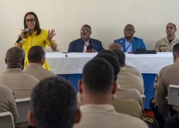 DNCD orienta personal sobre manejo de conflictos, protocolo de actuación y salud mental