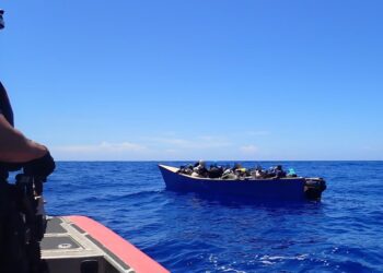 Guardia Costera repatria a 66 extranjeros intervenidos en el Pasaje de Mona frente a Puerto Rico