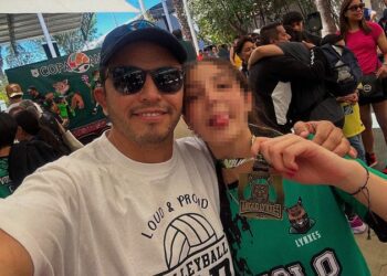 Madre lleva a su hija de 14 años a ponerse implante mamario y la menor muere