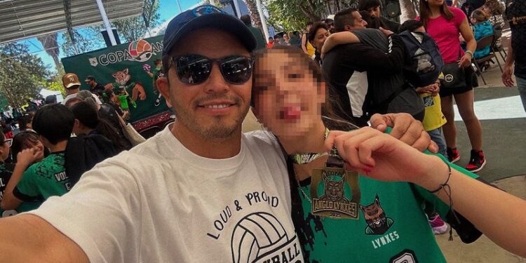 Madre lleva a su hija de 14 años a ponerse implante mamario y la menor muere