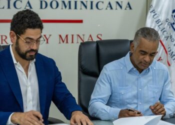 Gobierno firma contrato con consorcio Global Min para explorar petróleo y gas