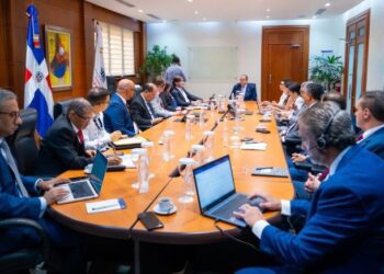 Misión del FMI visita el Ministerio de Hacienda y Economía