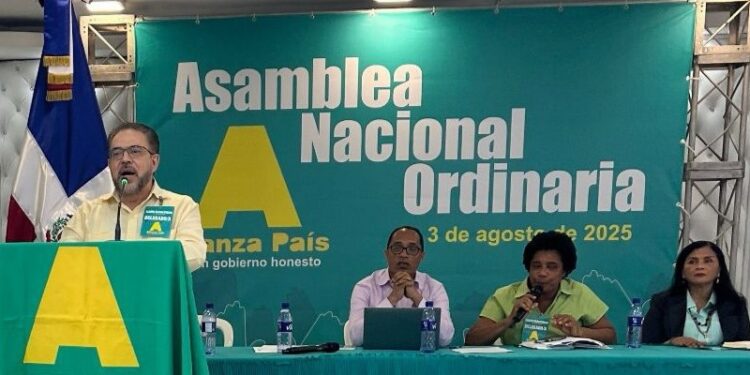 Guillermo Moreno es ratificado presidente de Alianza País