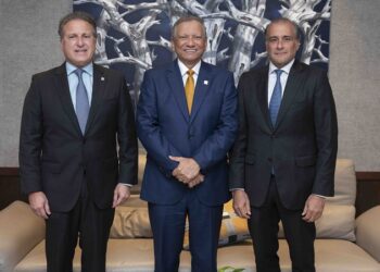 Presidente ejecutivo de Banreservas recibe a ejecutivos de APAP