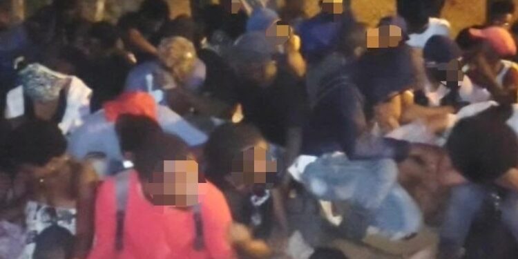 DGM Intercepta a 84 haitianos indocumentados escondidos en Montecristi