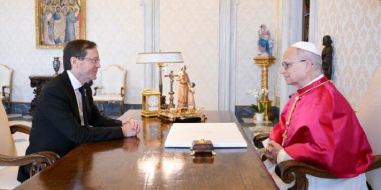 El Papa recibe a Herzog: urgente alto el fuego en Gaza y entrada de ayuda humanitaria