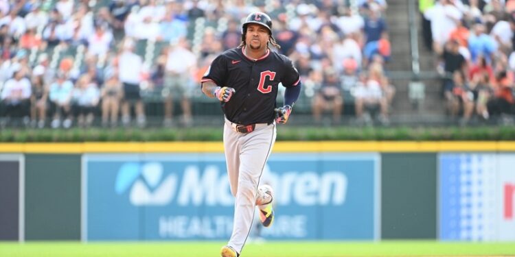 J-Ram y Guardianes barren a Tigres y acechan la cima de la División Central