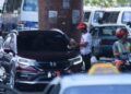 Retiran limpiavidrios y vendedores de intersecciones de la capital 