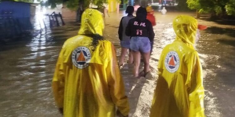 Defensa Civil refuerza acciones de respuesta en provincias afectadas por lluvias