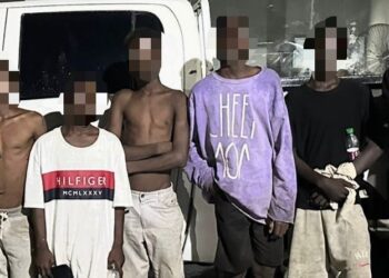 DGM detiene 12 menores haitianos con armas blancas en la frontera