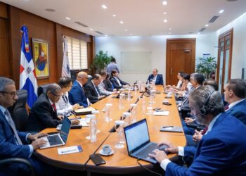 Misión del FMI visita el Ministerio de Hacienda y Economía para consulta anual de acuerdo