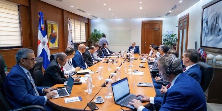 Misión del FMI visita el Ministerio de Hacienda y Economía para consulta anual de acuerdo