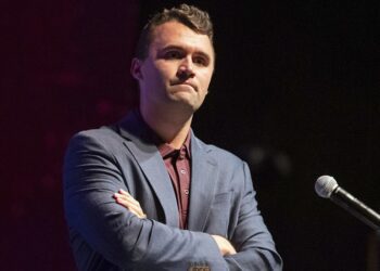 Trump anuncia la muerte del activista Charlie Kirk, tiroteado en acto público
