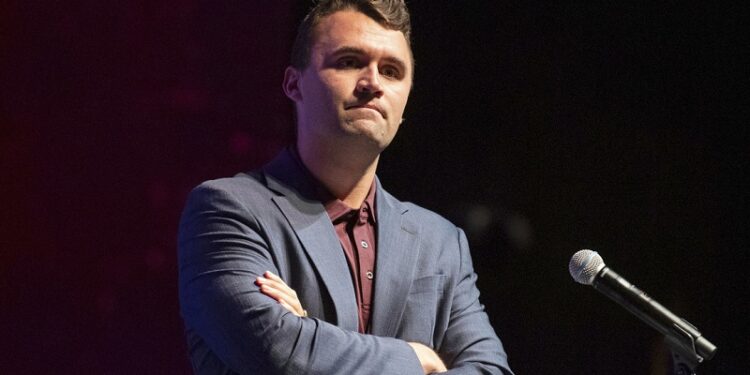 Trump anuncia la muerte del activista Charlie Kirk, tiroteado en acto público