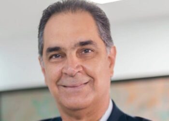 Santiago Hazim defiende honradez de su gestión y recuerda que fue quien denunció irregularidades en Senasa