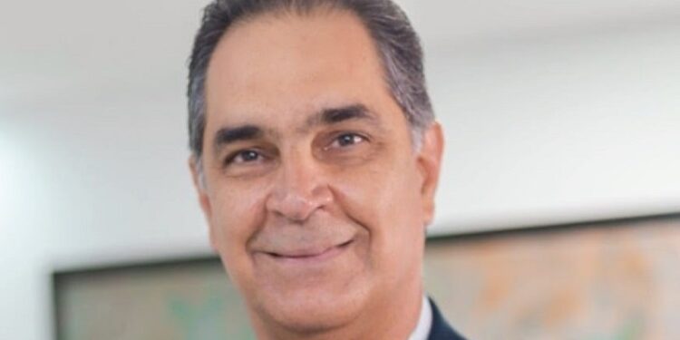 Santiago Hazim defiende honradez de su gestión y recuerda que fue quien denunció irregularidades en Senasa