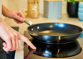 Los peligros de las sartenes con teflón y cómo evitarlos