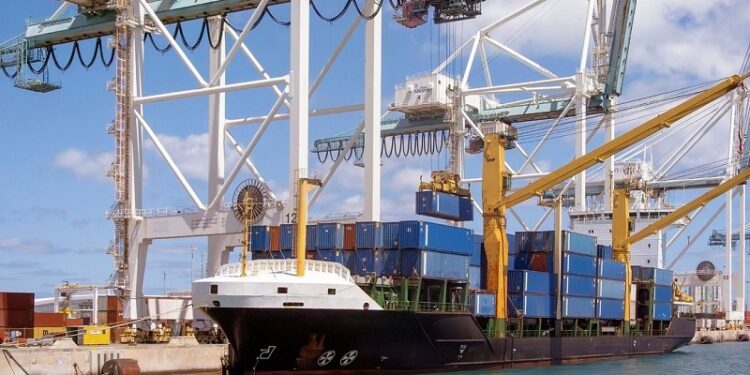 Camiones, fármacos, cocinas y muebles: los nuevos objetivos de la cruzada tarifaria de Trump