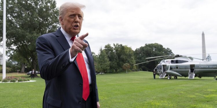 La respuesta de Trump sobre si está considerando «atacar a los cárteles dentro de Venezuela»