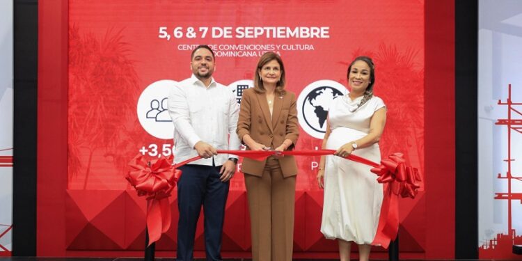 Vicepresidenta Raquel Peña preside apertura de Expo Acero 2025