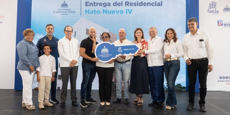 Vicepresidenta Peña encabeza entrega de 608 nuevas viviendas