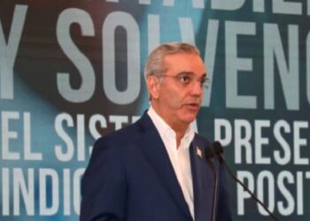 Presidente Abinader destaca estabilidad del sistema financiero nacional 
