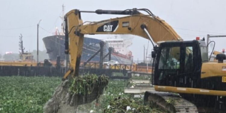 Cierran provisionalmente el puente flotante