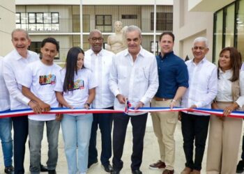 Presidente Abinader inaugura Centro Universitario Regional UASD-Cotuí