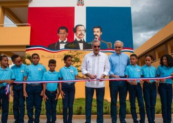 Presidente Abinader inaugura Liceo Padre José Salvador Fernández