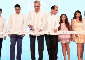 Abinader destaca el potencial turístico de Miches