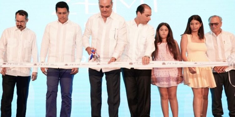 Abinader destaca el potencial turístico de Miches