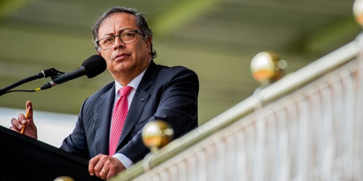 Petro: «EE.UU. ha violado nuestra soberanía marítima y ha cometido un asesinato»